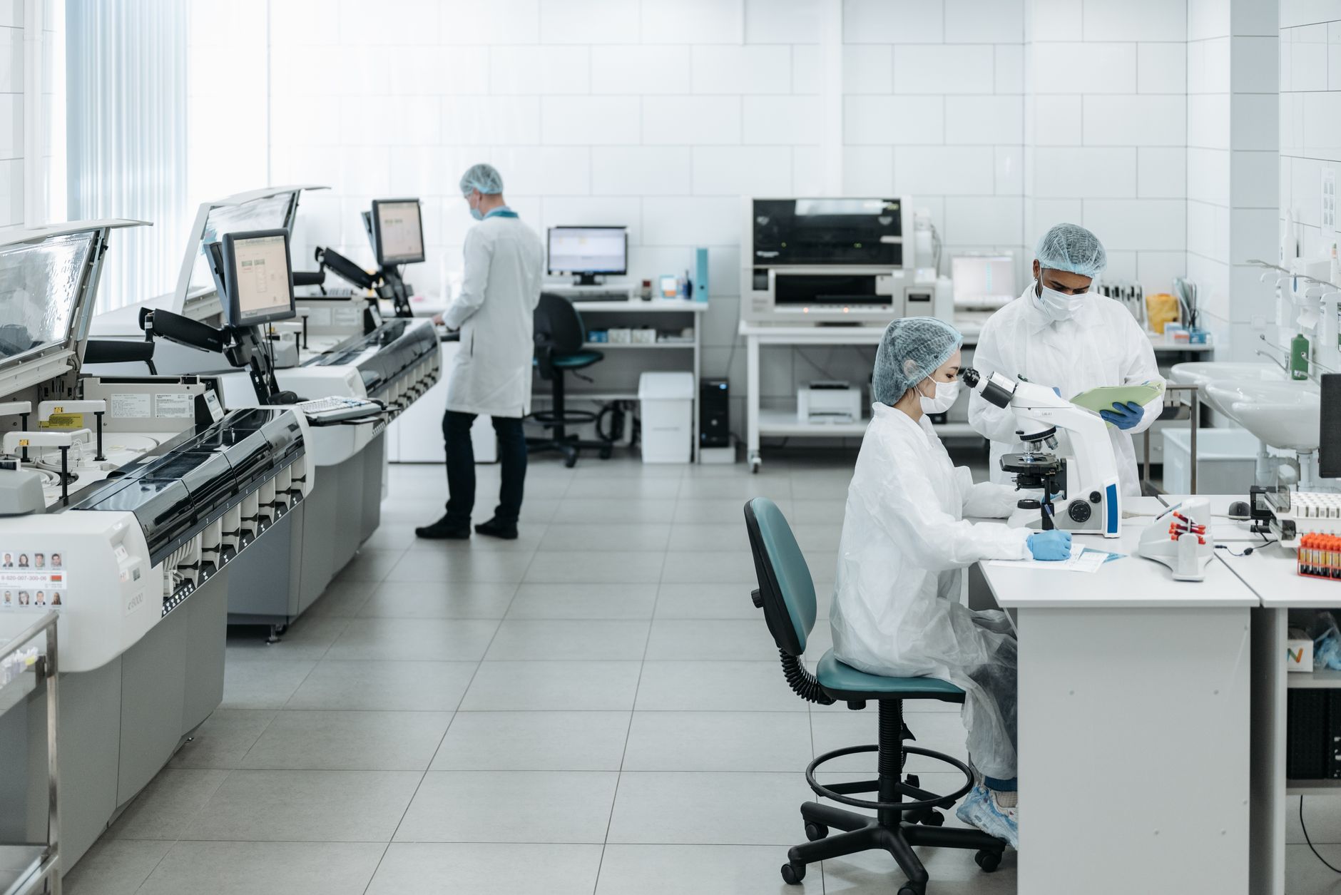 Os Quatro Pilares Essenciais que Elevam o Cuidado em Saúde Através da Inovação Tecnológica 1 pexels photo 8442110